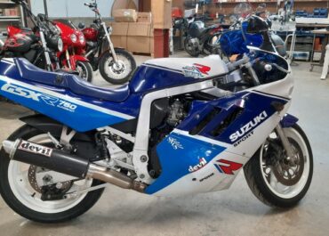 côté droit suzu 750 gsxr 88